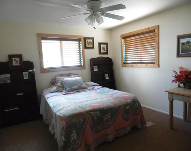 605 N Spur Circle - Photo Thumbnail 4