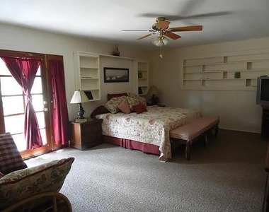 605 N Spur Circle - Photo Thumbnail 3