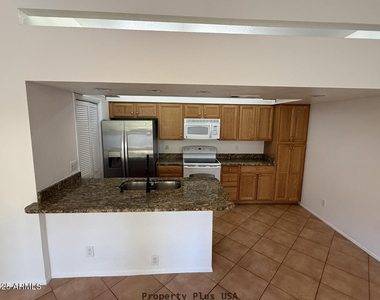 1432 W Emerald Avenue - Photo Thumbnail 3