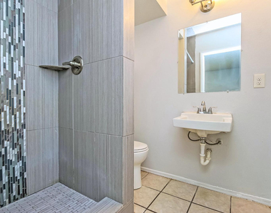 555 W Rio Salado Parkway - Photo Thumbnail 3