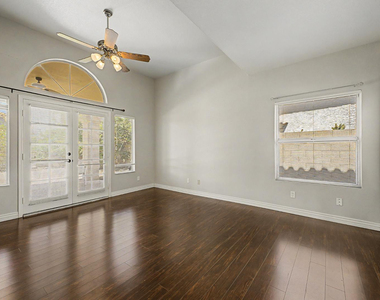 1300 N Sycamore Court - Photo Thumbnail 9