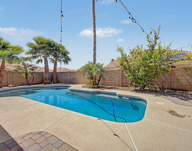 1300 N Sycamore Court - Photo Thumbnail 20