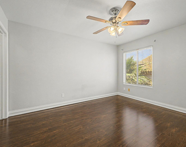 1300 N Sycamore Court - Photo Thumbnail 16