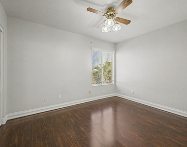 1300 N Sycamore Court - Photo Thumbnail 13