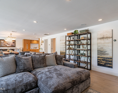 4351 N 36th Street - Photo Thumbnail 6