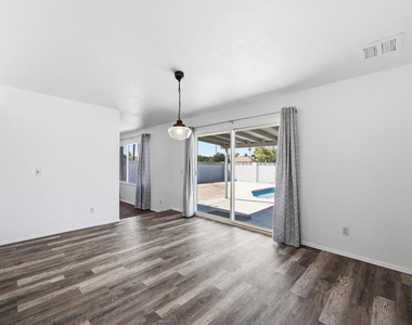 124 E Minton Drive - Photo Thumbnail 1