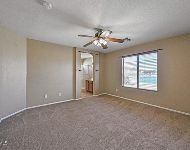 10930 W Wilshire Drive - Photo Thumbnail 9