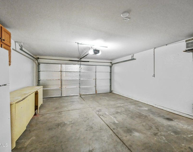 10930 W Wilshire Drive - Photo Thumbnail 17