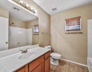 10930 W Wilshire Drive - Photo Thumbnail 15