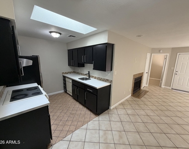 4820 N 89th Avenue - Photo Thumbnail 14