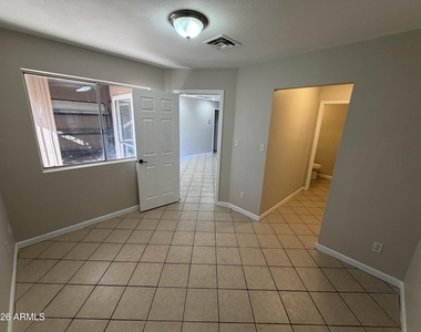 4820 N 89th Avenue - Photo Thumbnail 8