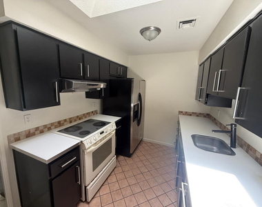 4820 N 89th Avenue - Photo Thumbnail 4