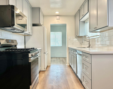 751 W 3rd Place - Photo Thumbnail 5