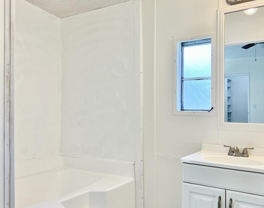 183 Plantation Boulevard - Photo Thumbnail 12