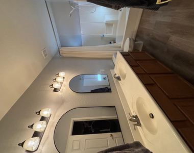 948 E Savannah - Photo Thumbnail 16