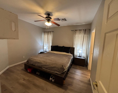 948 E Savannah - Photo Thumbnail 15