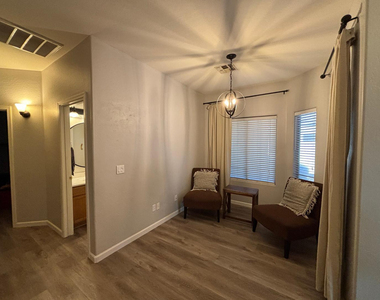 948 E Savannah - Photo Thumbnail 23