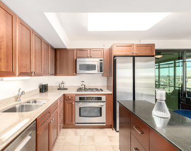 4808 N 24th Street - Photo Thumbnail 4
