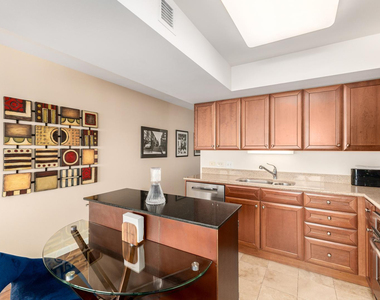 4808 N 24th Street - Photo Thumbnail 5