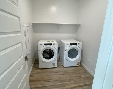 7417 W Buckhorn Trail - Photo Thumbnail 11