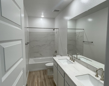 7417 W Buckhorn Trail - Photo Thumbnail 24