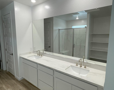 7417 W Buckhorn Trail - Photo Thumbnail 12
