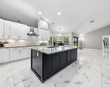 13710 Callington Drive - Photo Thumbnail 12