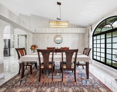 13710 Callington Drive - Photo Thumbnail 8