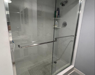 1002 Bridgewood Place - Photo Thumbnail 7