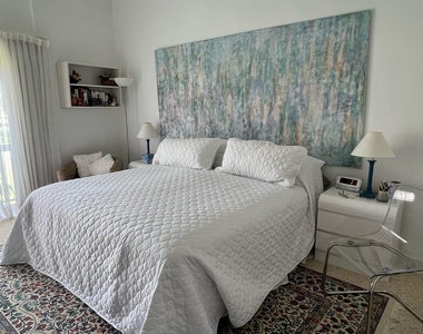 1002 Bridgewood Place - Photo Thumbnail 5