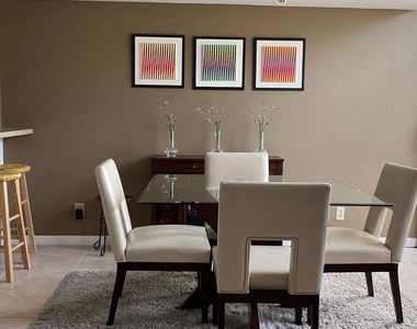 1002 Bridgewood Place - Photo Thumbnail 2