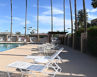 8649 E Royal Palm Road - Photo Thumbnail 33