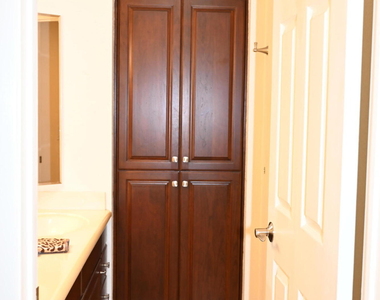 8649 E Royal Palm Road - Photo Thumbnail 22