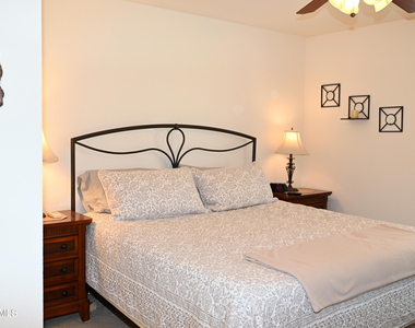8649 E Royal Palm Road - Photo Thumbnail 20