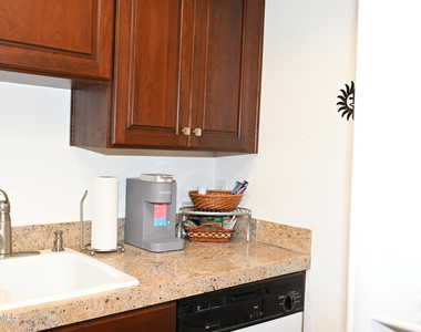8649 E Royal Palm Road - Photo Thumbnail 9