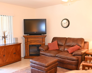 8649 E Royal Palm Road - Photo Thumbnail 3