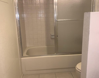 12222 N Paradise Village Parkway S - Photo Thumbnail 8