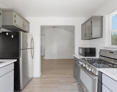 361 E Clarendon Avenue - Photo Thumbnail 19