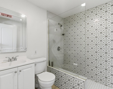 361 E Clarendon Avenue - Photo Thumbnail 22
