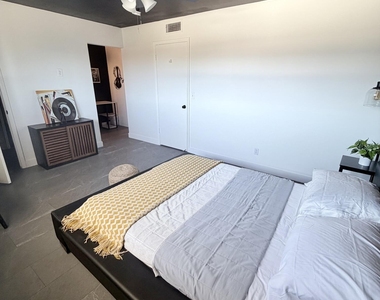 6845 E Osborn Road - Photo Thumbnail 19