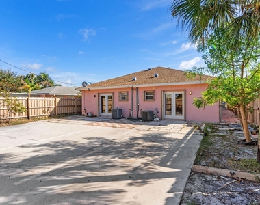 623 N L Street - Photo Thumbnail 15
