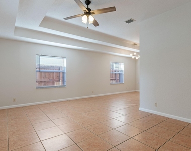 623 N L Street - Photo Thumbnail 3