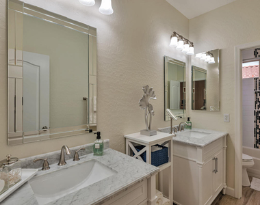16457 N 103rd Place - Photo Thumbnail 22