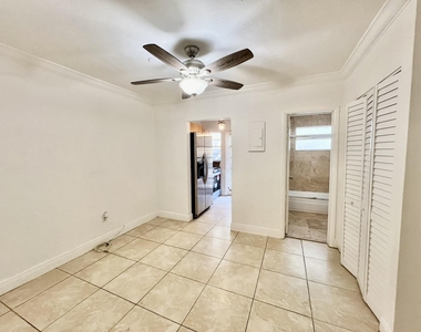 901 Meridian Avenue - Photo Thumbnail 7