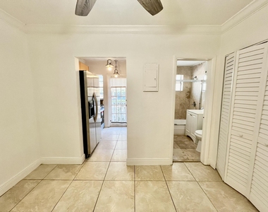 901 Meridian Avenue - Photo Thumbnail 6
