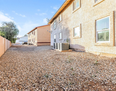 465 W Ivyglen Street - Photo Thumbnail 4