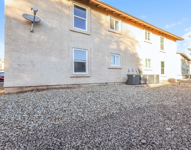 465 W Ivyglen Street - Photo Thumbnail 5