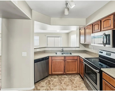 11290 W Harrison Street - Photo Thumbnail 12