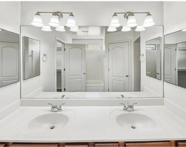 11290 W Harrison Street - Photo Thumbnail 23