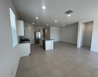 15645 W Desert Hollow - Photo Thumbnail 3